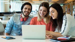 Programas del gobierno para jóvenes en México